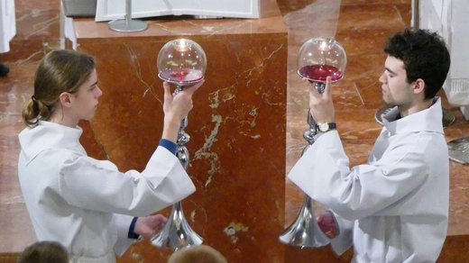 Wprowadzenie relikwii dzieci fatimskich do kościoła w Miliardowicach