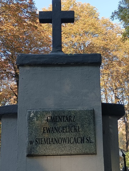 Siemianowicki cmentarz ewangelicki - GALERIA