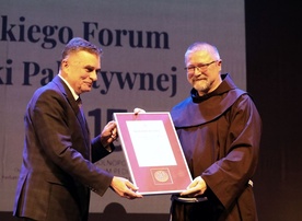 O. Filip Buczyński otrzymał dyplom uznania od wojewody lubelskiego Lecha Sprawki.