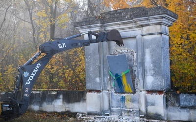 Cztery pomniki Armii Czerwonej są demontowane