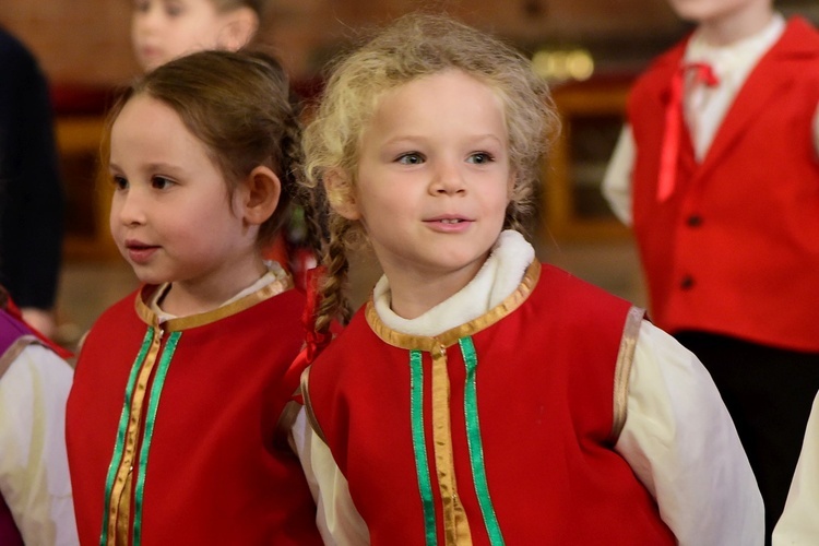 Olsztyn. 25-lecie Katolickiego Zespołu Edukacyjnego im. Świętej Rodziny