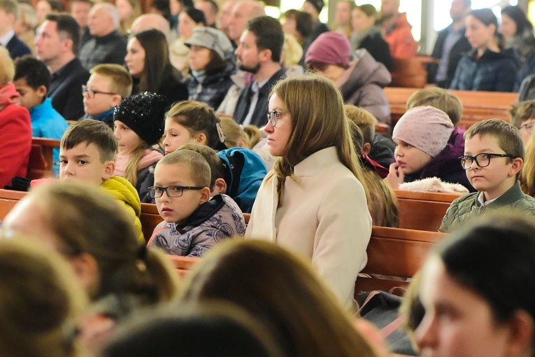 Olsztyn. 25-lecie Katolickiego Zespołu Edukacyjnego im. Świętej Rodziny