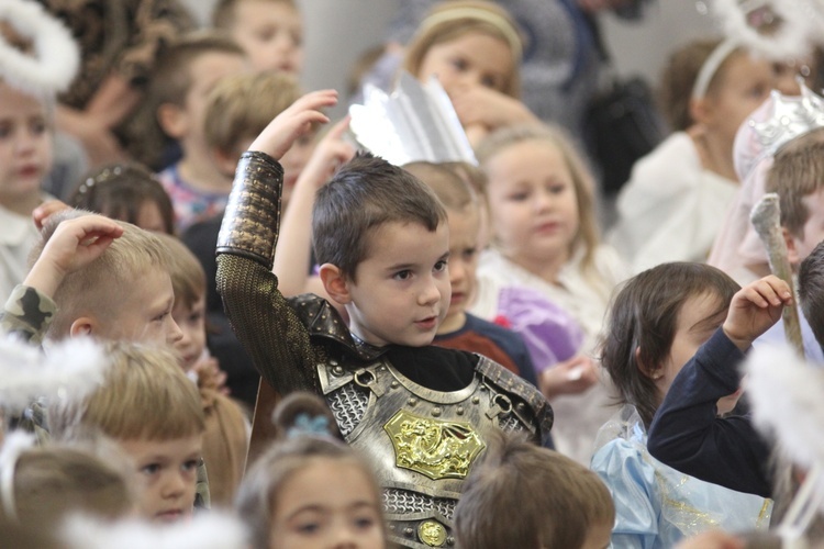 Bal "świętych" przedszkolaków