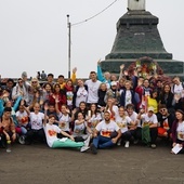 Polscy wolontariusze wraz z peruwiańskimi podopiecznymi.