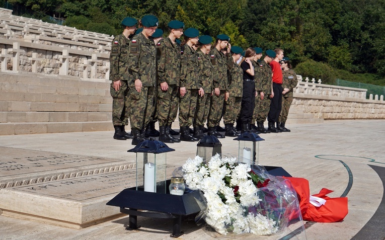 Uczniowie z KLO w Henrykowie na Monte Cassino 