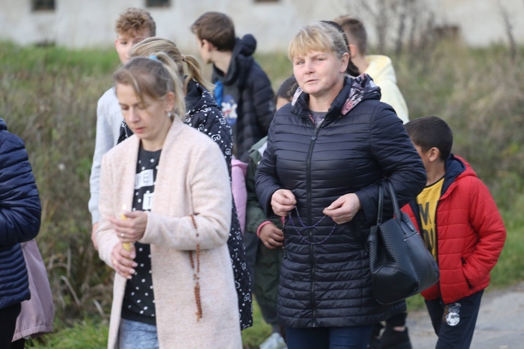 Procesja różańcowa w Brzozowej