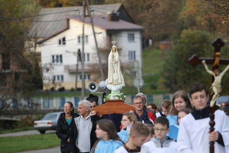 Procesja różańcowa w Brzozowej