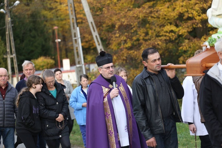 Procesja różańcowa w Brzozowej