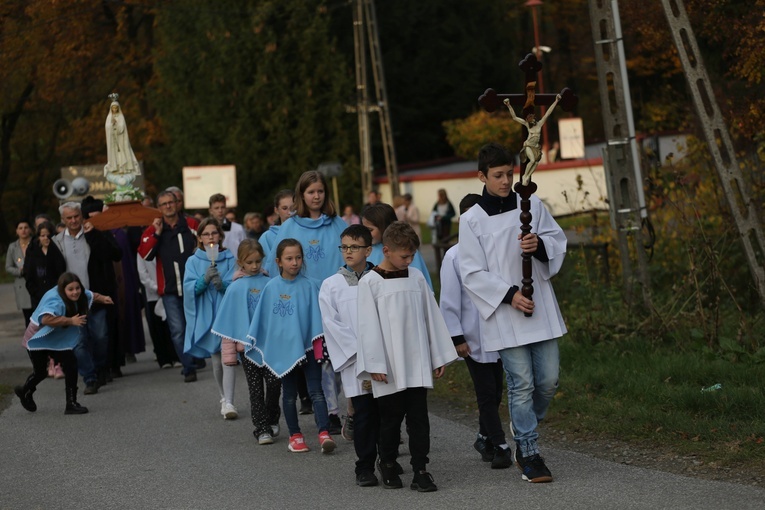 Procesja różańcowa w Brzozowej
