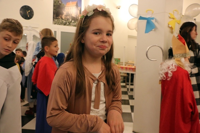 Bal Wszystkich Świętych w zamku w Oleśnicy