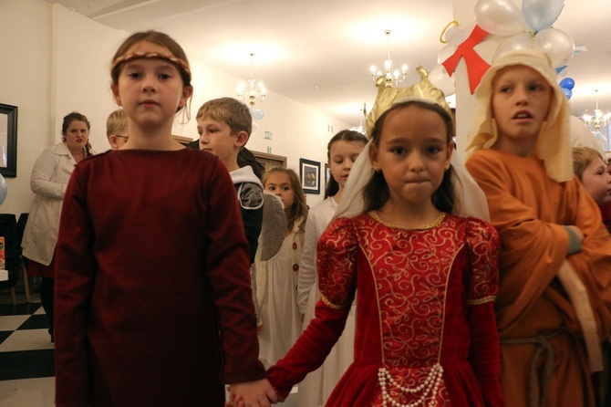 Bal Wszystkich Świętych w zamku w Oleśnicy