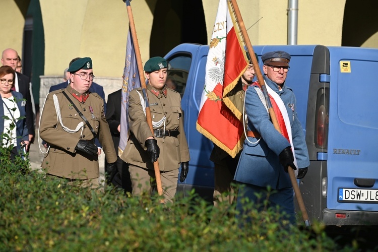 Strzegom. Odsłonięcie pomnika ofiar katastrofy smoleńskiej