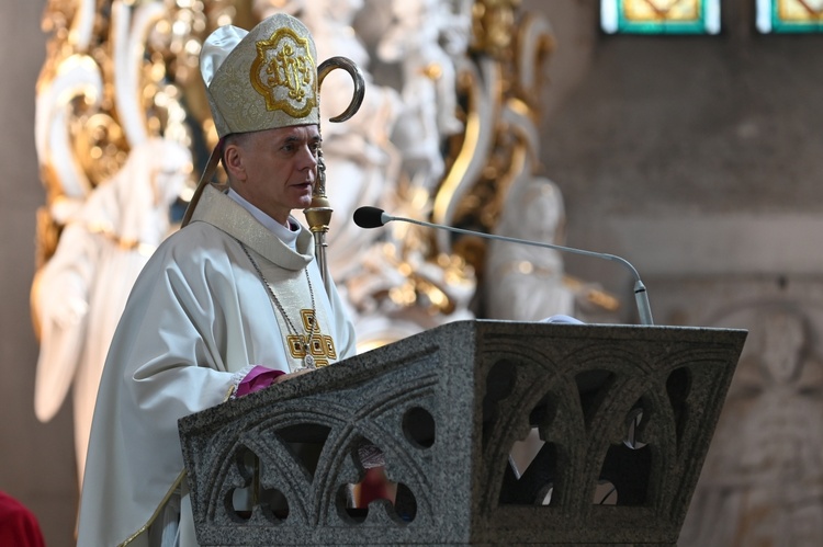 Strzegom. Odsłonięcie pomnika ofiar katastrofy smoleńskiej