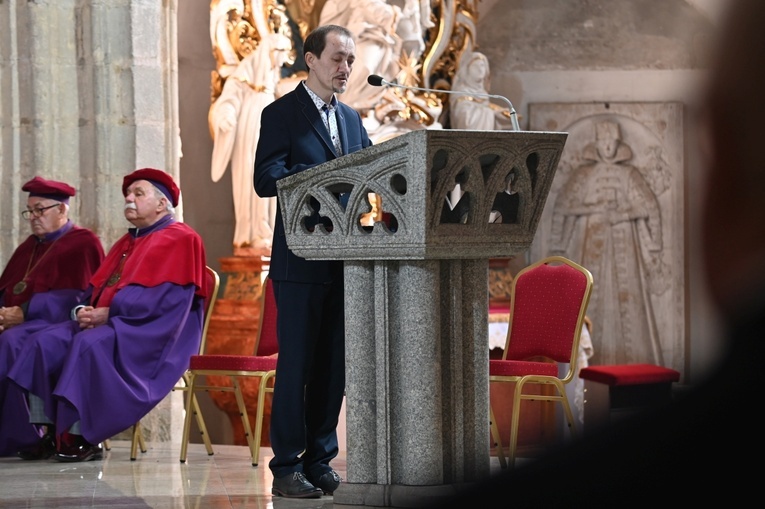 Strzegom. Odsłonięcie pomnika ofiar katastrofy smoleńskiej