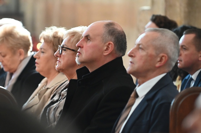 Strzegom. Odsłonięcie pomnika ofiar katastrofy smoleńskiej