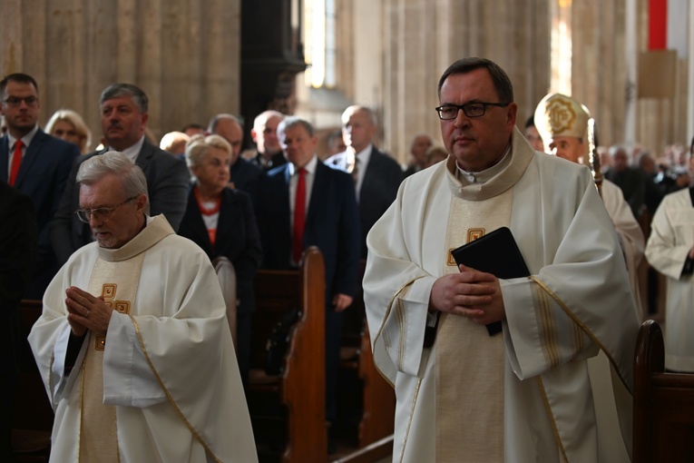 Strzegom. Odsłonięcie pomnika ofiar katastrofy smoleńskiej