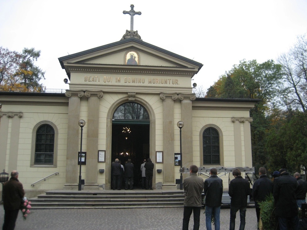 O której Msze św. na cmentarzach Krakowa - krakow.gosc.pl