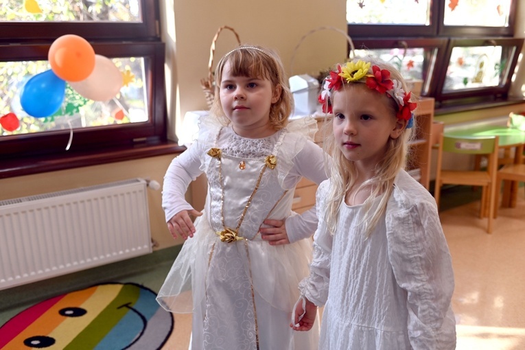 Święci w przedszkolu sióstr prezentek
