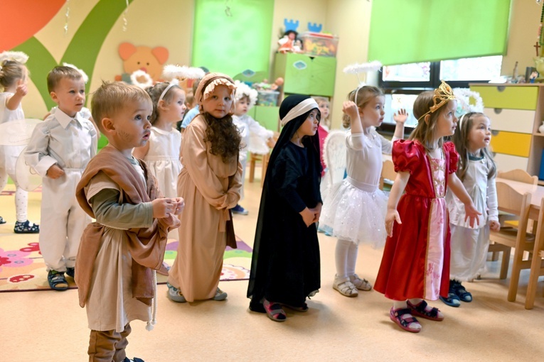 Święci w przedszkolu sióstr prezentek