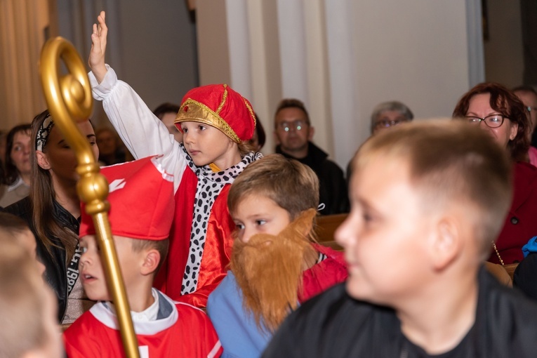 Bal Wszystkich Świętych u Wawrzyńca w Wołowie