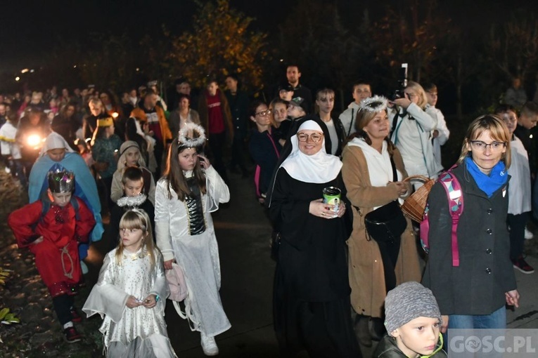 Świebodzin. Bal i Marsz Świętych ze Świętymi