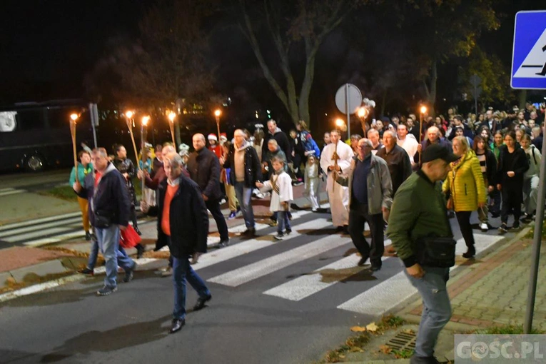 Świebodzin. Bal i Marsz Świętych ze Świętymi