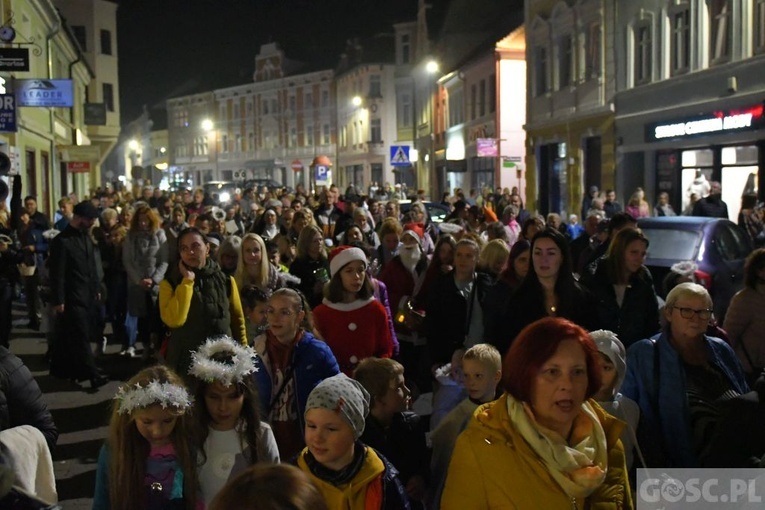 Świebodzin. Bal i Marsz Świętych ze Świętymi