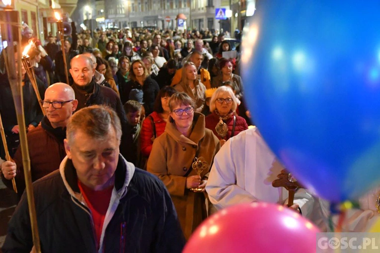 Świebodzin. Bal i Marsz Świętych ze Świętymi