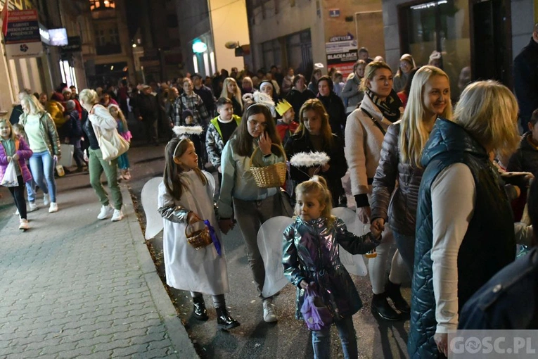 Świebodzin. Bal i Marsz Świętych ze Świętymi