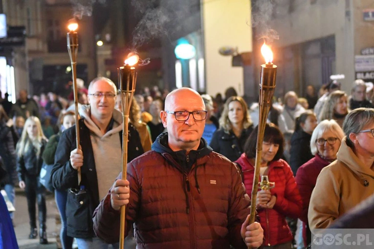 Świebodzin. Bal i Marsz Świętych ze Świętymi