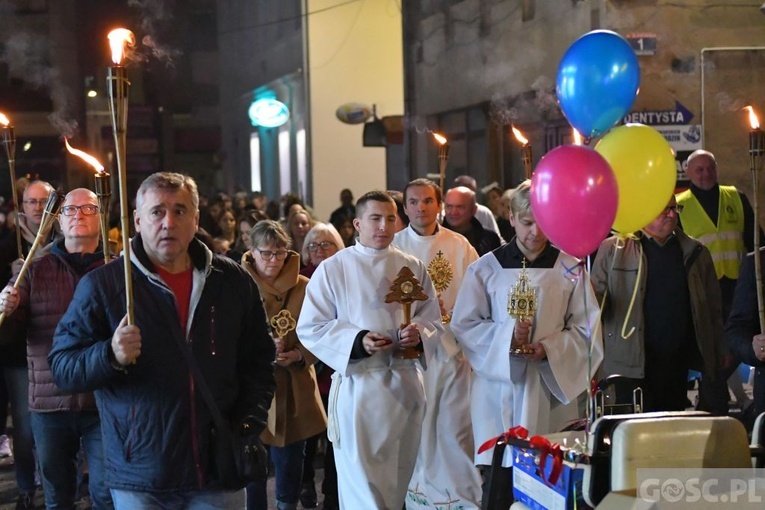 Świebodzin. Bal i Marsz Świętych ze Świętymi