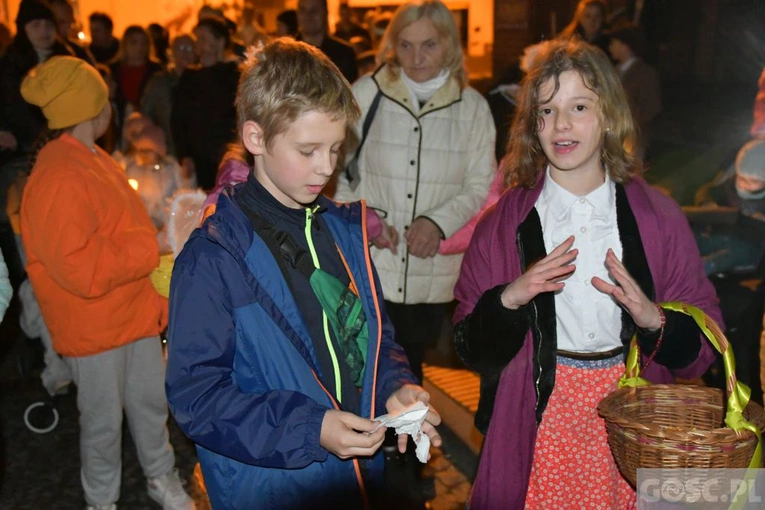 Świebodzin. Bal i Marsz Świętych ze Świętymi
