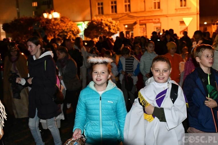 Świebodzin. Bal i Marsz Świętych ze Świętymi