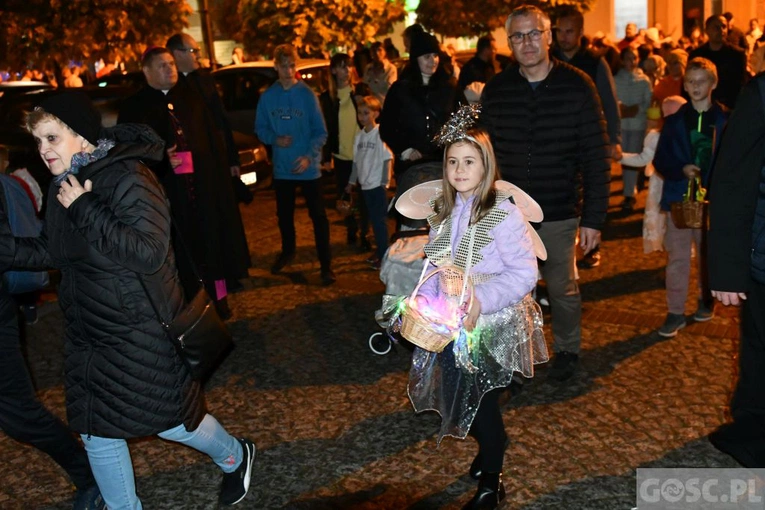 Świebodzin. Bal i Marsz Świętych ze Świętymi
