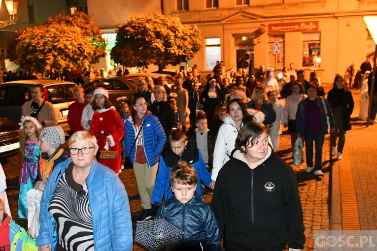 Świebodzin. Bal i Marsz Świętych ze Świętymi
