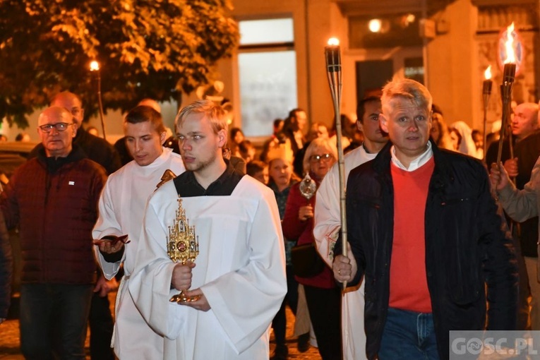 Świebodzin. Bal i Marsz Świętych ze Świętymi