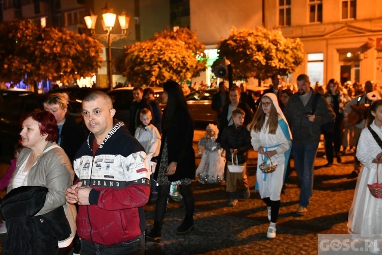 Świebodzin. Bal i Marsz Świętych ze Świętymi