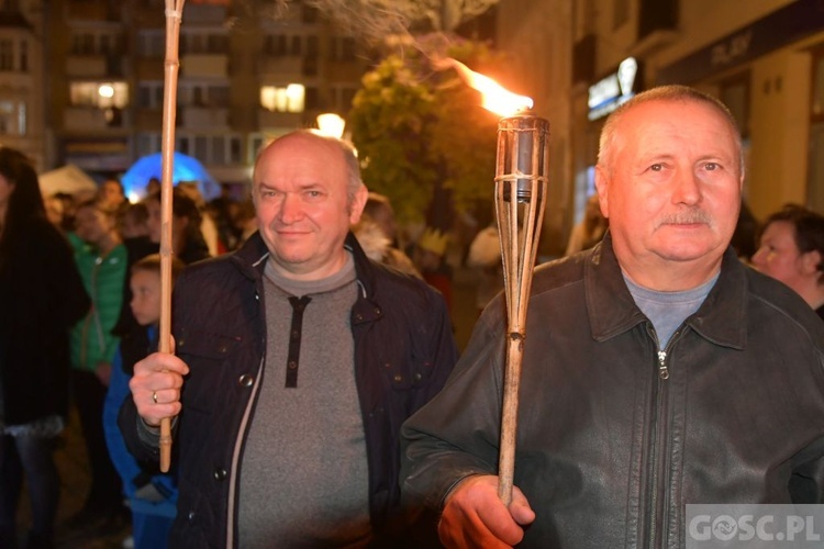 Świebodzin. Bal i Marsz Świętych ze Świętymi