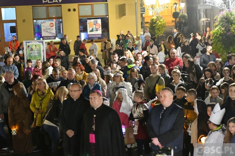 Świebodzin. Bal i Marsz Świętych ze Świętymi