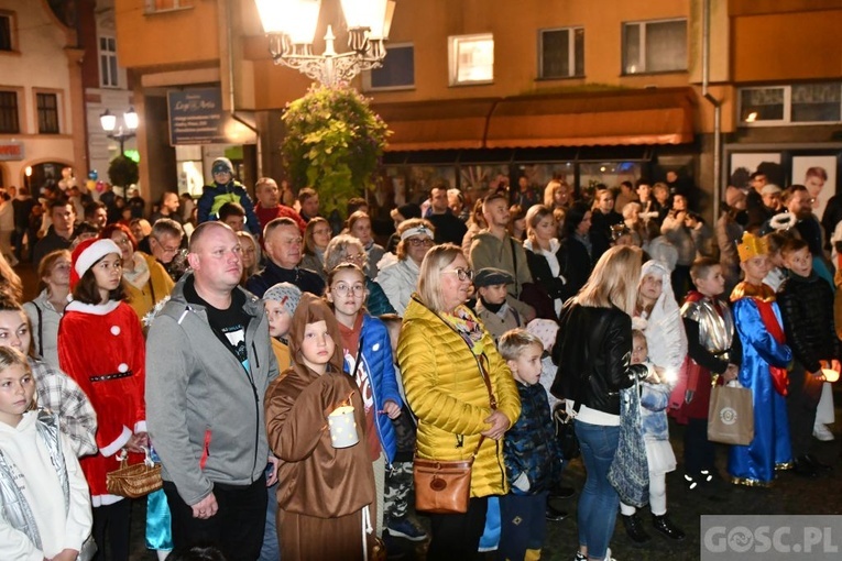 Świebodzin. Bal i Marsz Świętych ze Świętymi