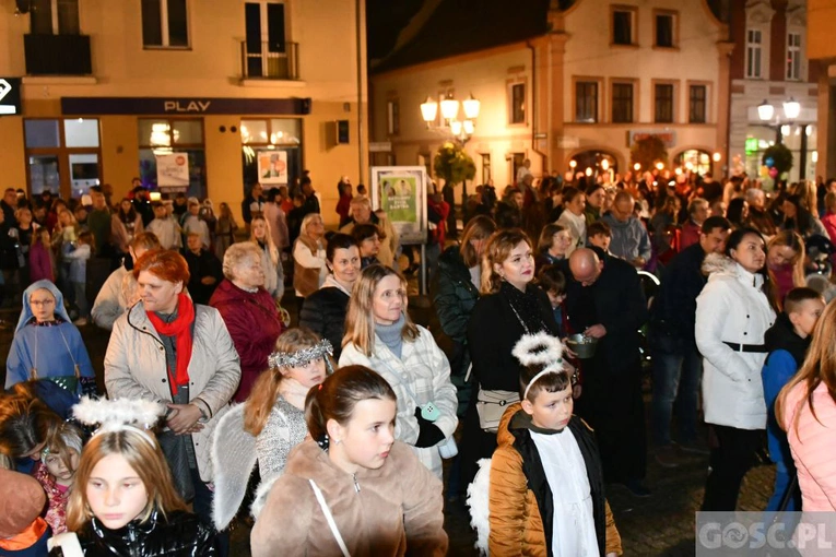 Świebodzin. Bal i Marsz Świętych ze Świętymi
