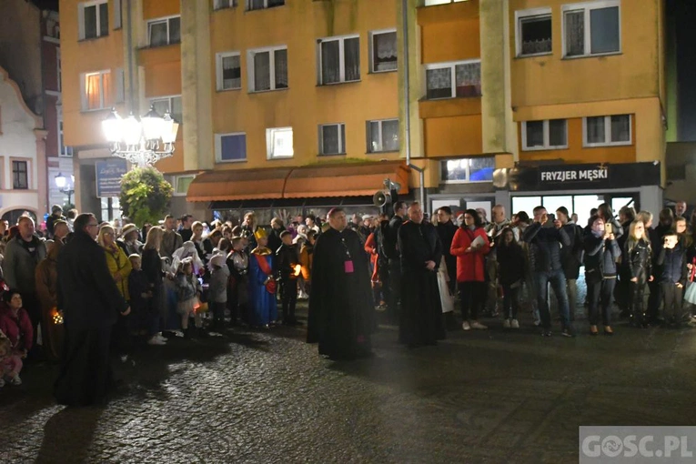 Świebodzin. Bal i Marsz Świętych ze Świętymi