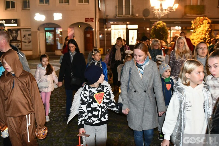 Świebodzin. Bal i Marsz Świętych ze Świętymi