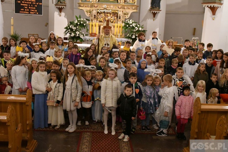 Świebodzin. Bal i Marsz Świętych ze Świętymi