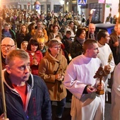 Świebodzin. Bal i Marsz Świętych ze Świętymi