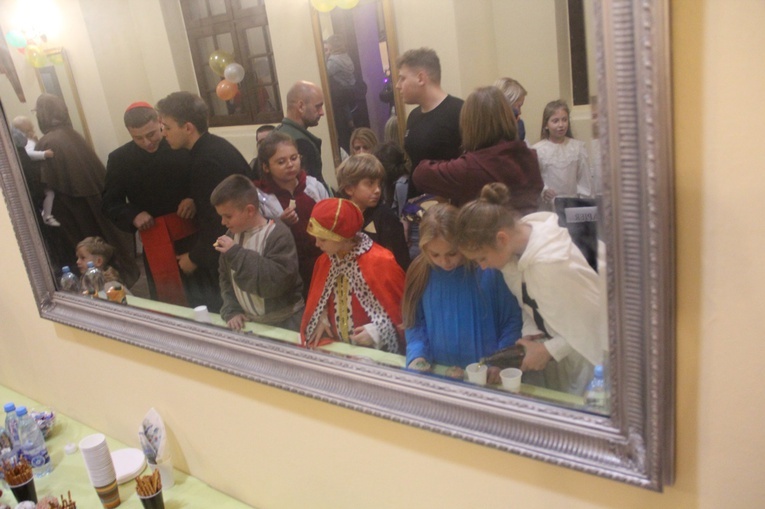 Bal Wszystkich Świętych w parafii pw. św. Karola Boromeusza w Wołowie