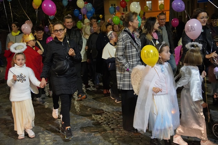 Marsz Wszystkich Świętych w Kątach Wrocławskich