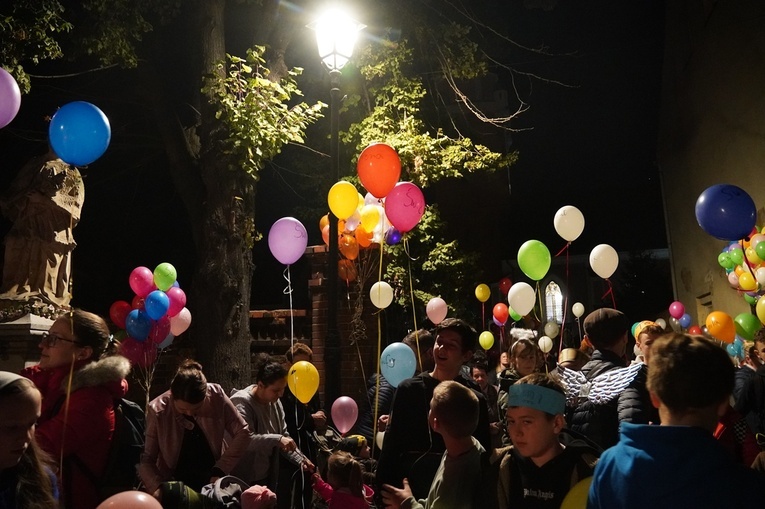 Marsz Wszystkich Świętych w Kątach Wrocławskich