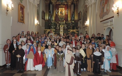 Bal wszystkich świętych w Borzęcinie