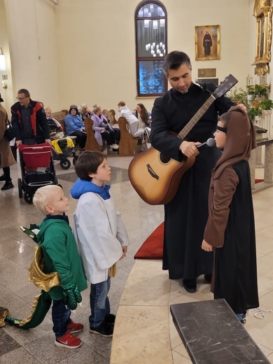 Pochód świętych w parafii pw. św. Maksymiliana Kolbe we Wrocławiu